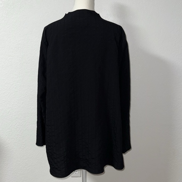 CTC Women's Black Button-Down Shirt - Picture 3 of 8